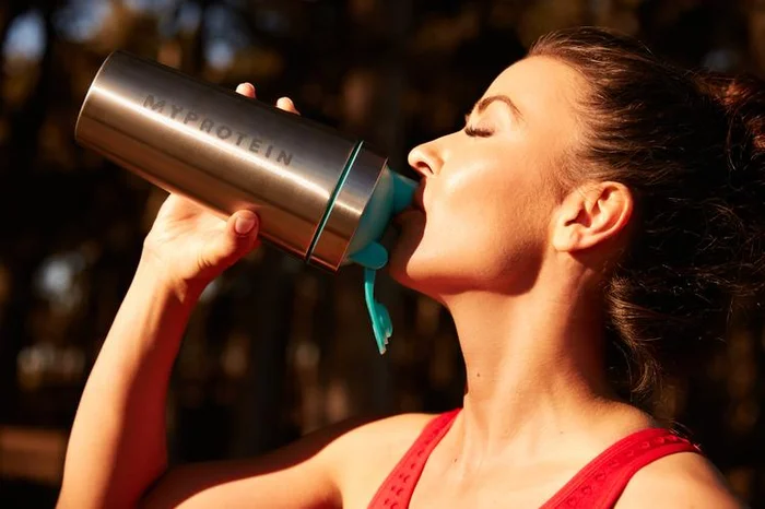 shaker-proteine-femme