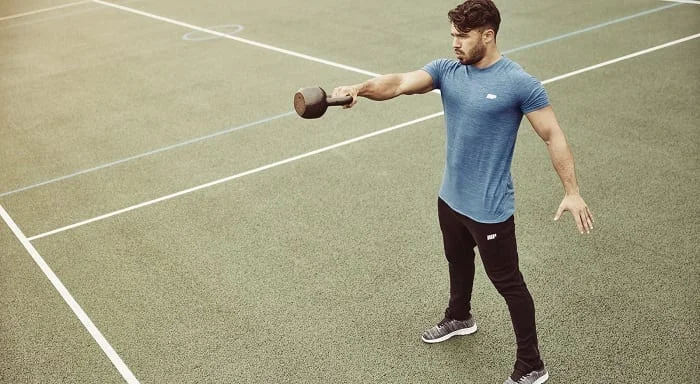 exercice HIIT avec kettlebell