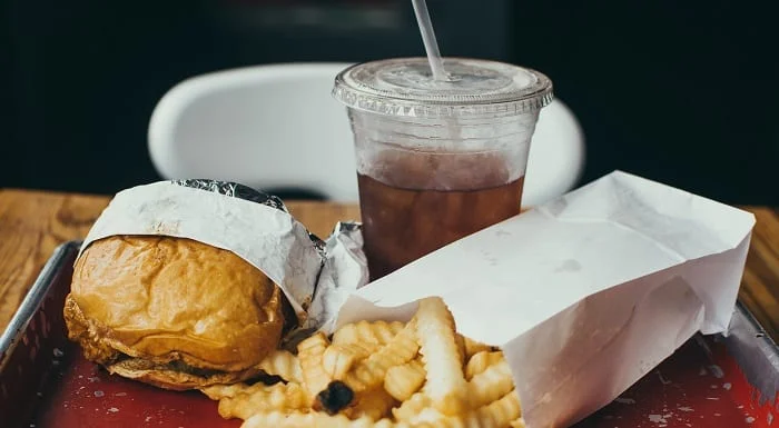 malbouffe burger coca et frites : à fuir absolument !