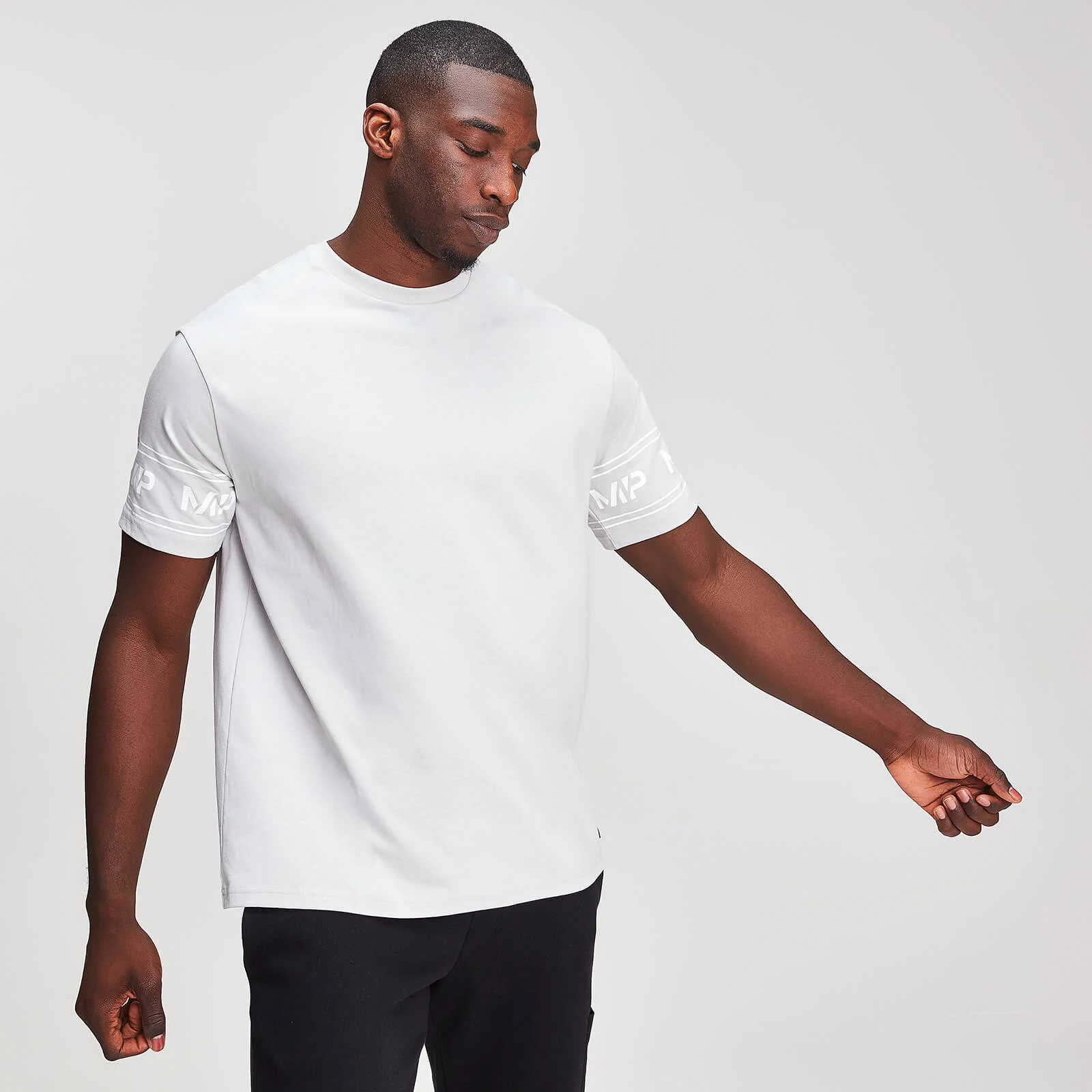 T-shirt à manches longues avec logo graphique Myprotein - Argent - XSImage1