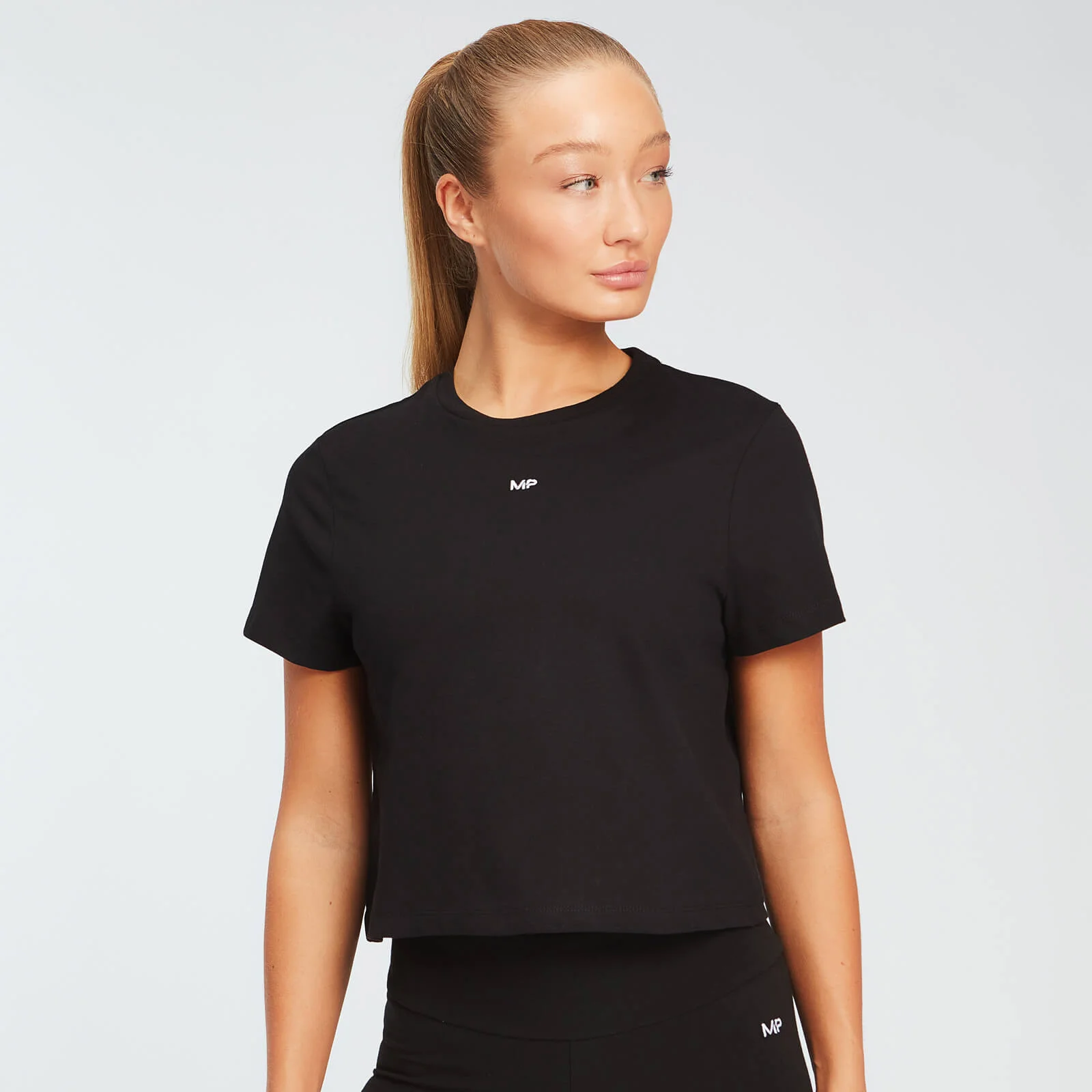 T-shirt crop MP Essentials pour femmes – Noir - XSImage1