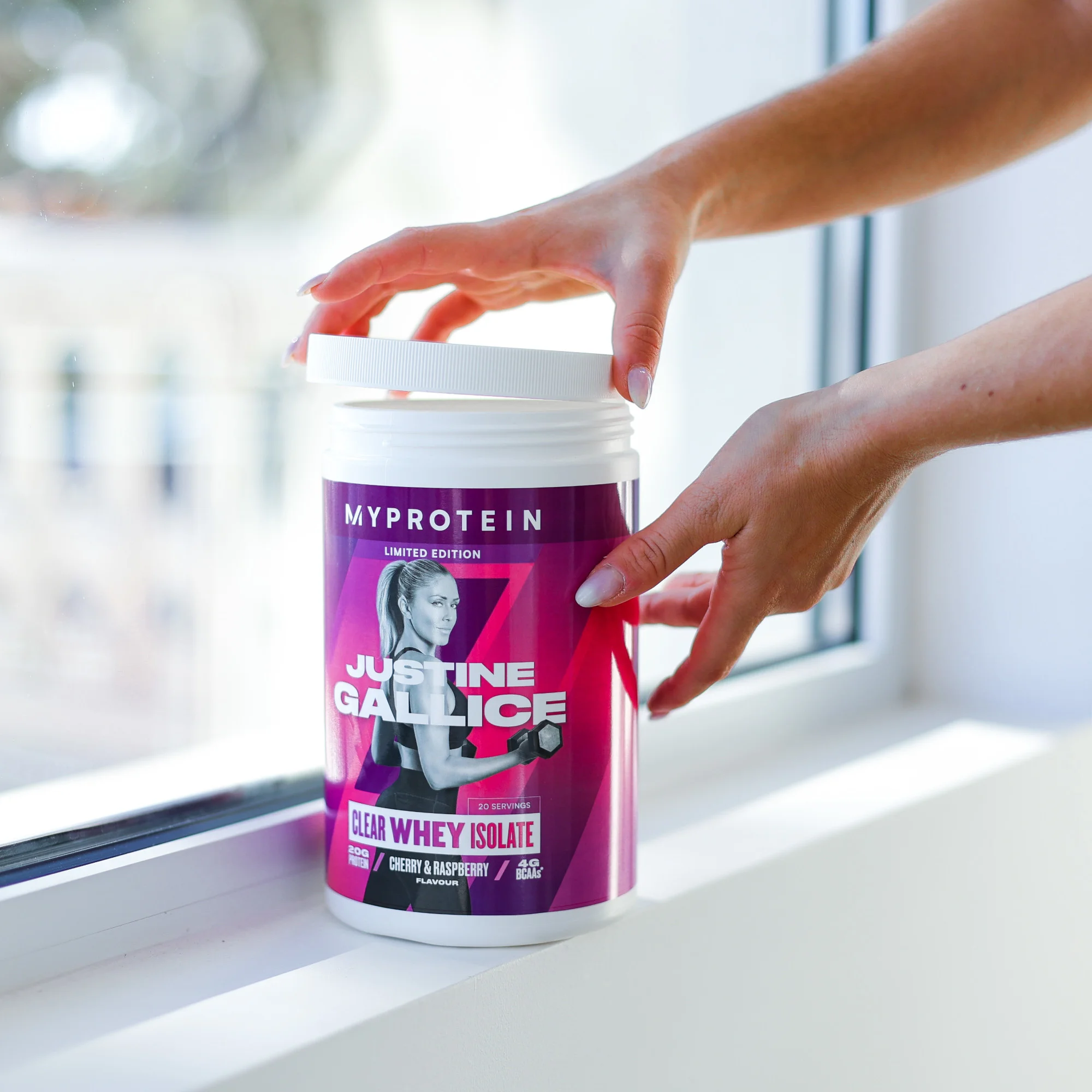 Clear Whey Isolate – Justine Gallice - 500g - Cherry & RaspberryImage1