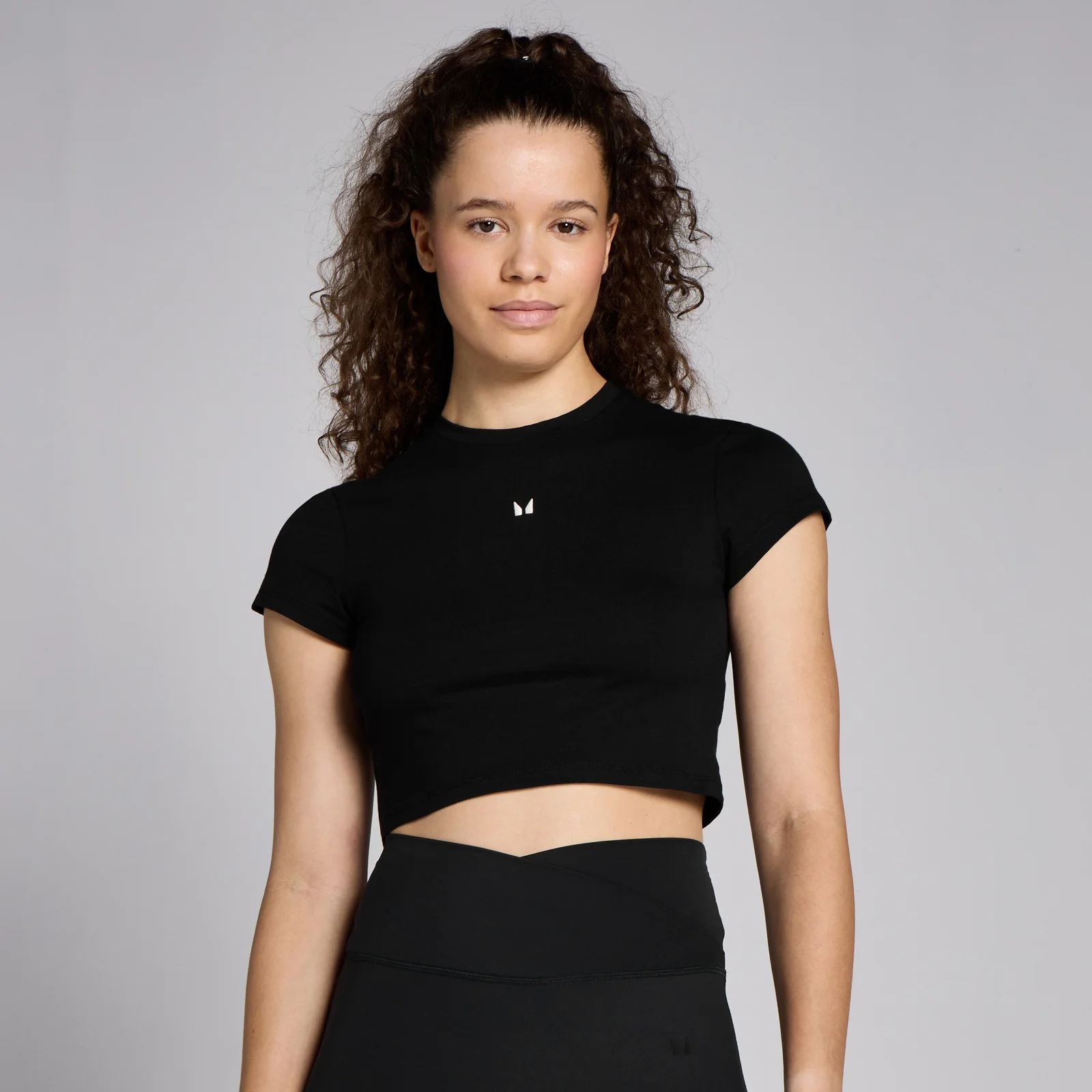 T-shirt court moulant à manches courtes MP Basics pour femmes – Noir - XXLImage1