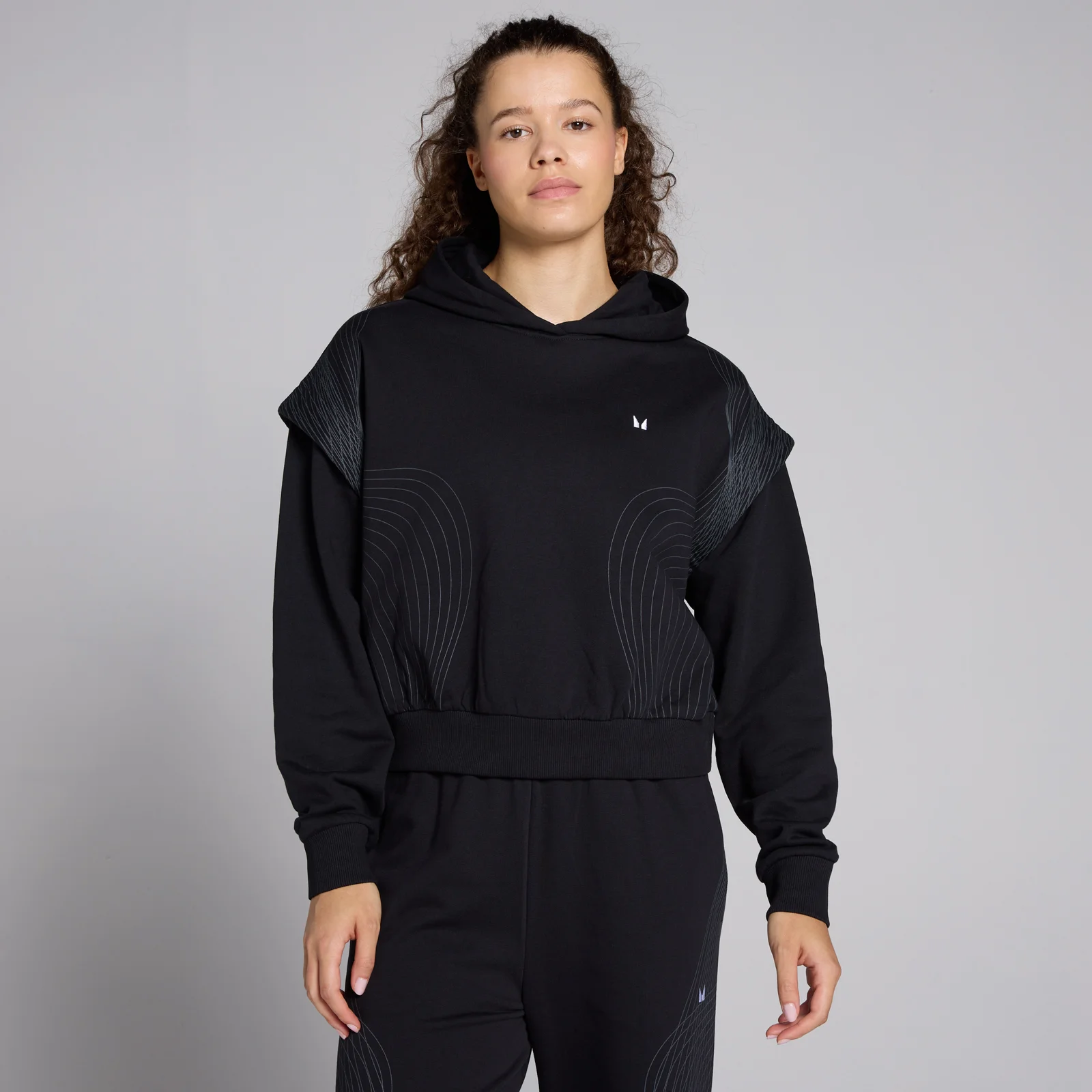 Sweat à capuche court à imprimé graphique MP Tempo pour femmes – Noir - XSImage1