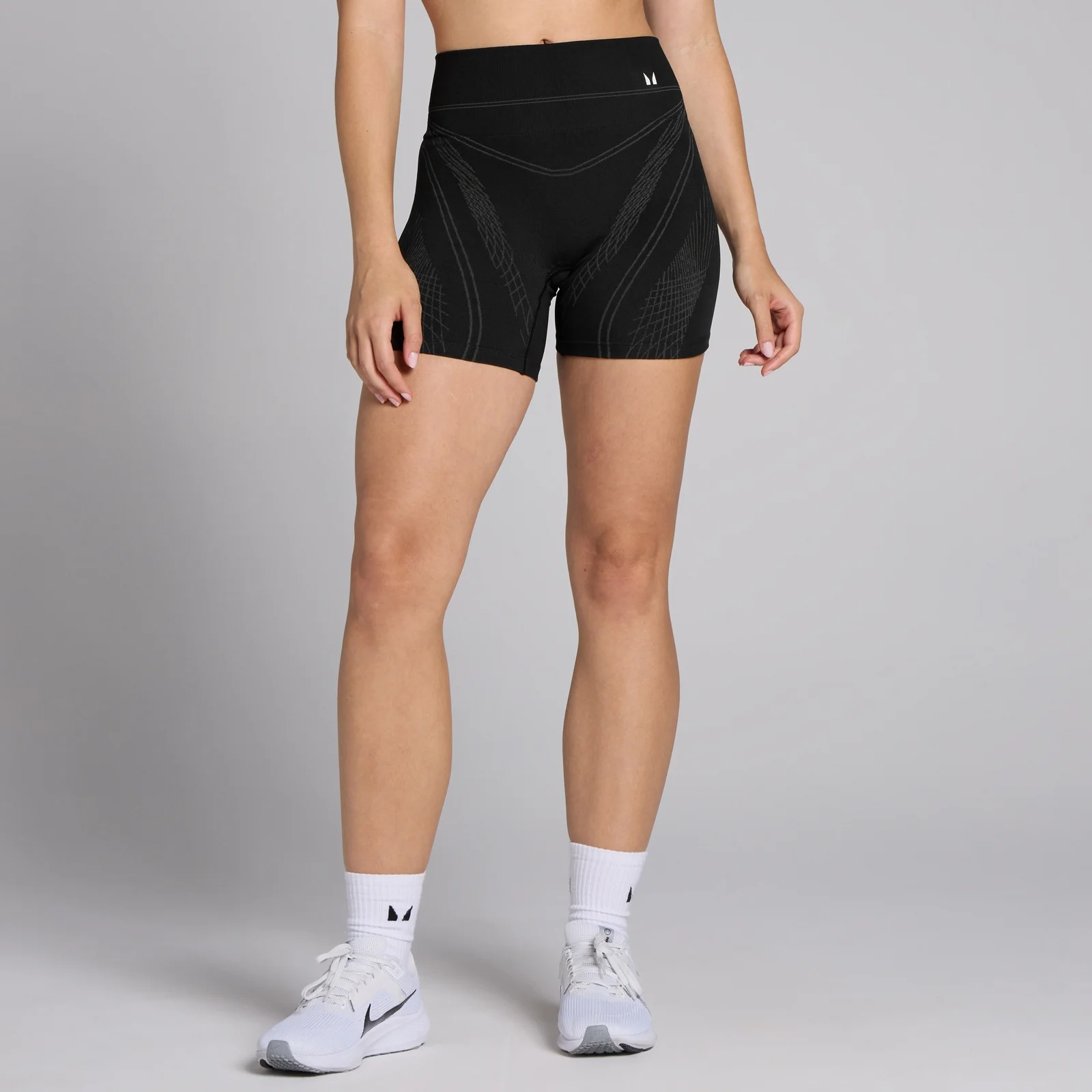 Short linéaire sans coutures MP Tempo pour femmes – Noir - LImage1