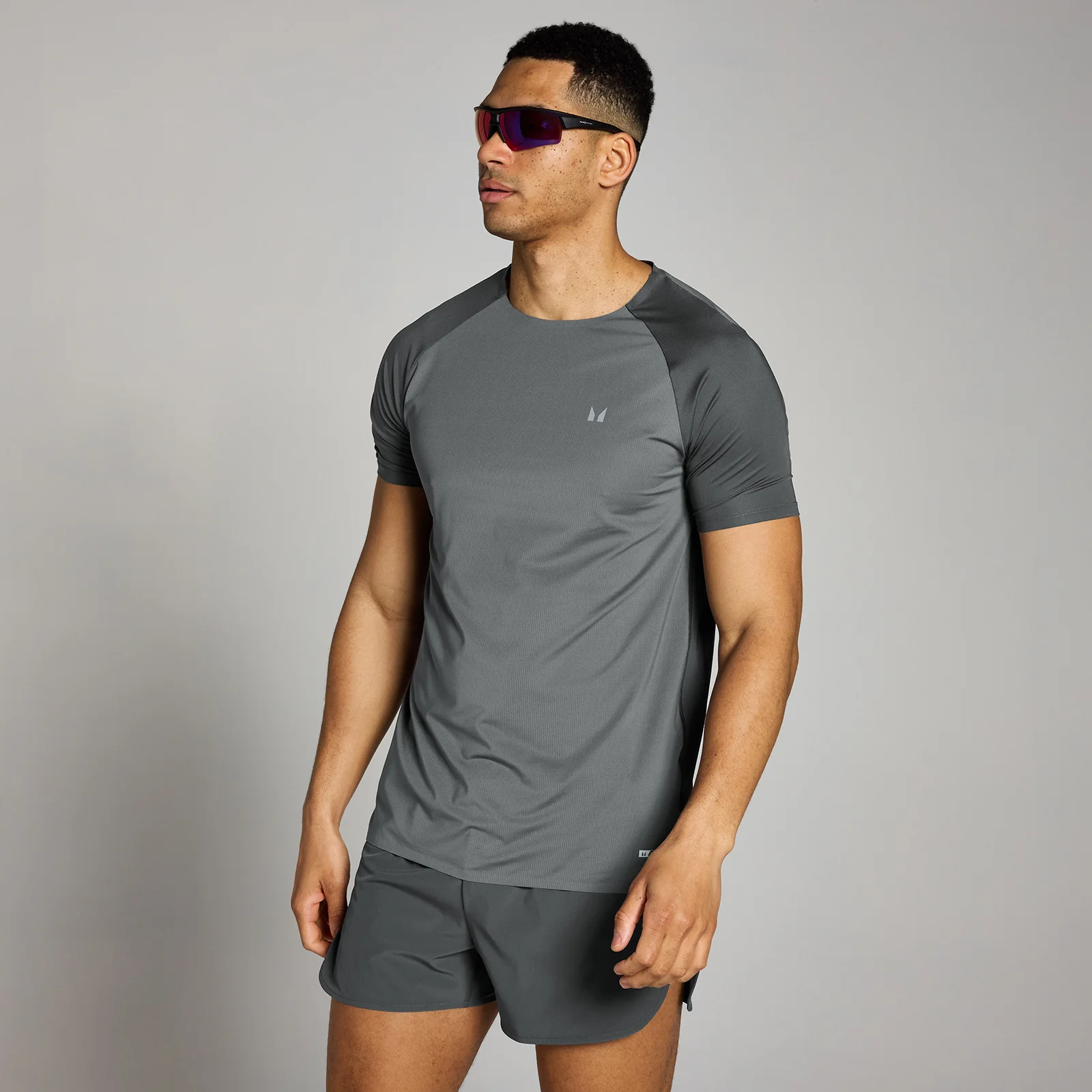 T-shirt en maille filet MP Velocity pour hommes – Gris foncé - XSImage1