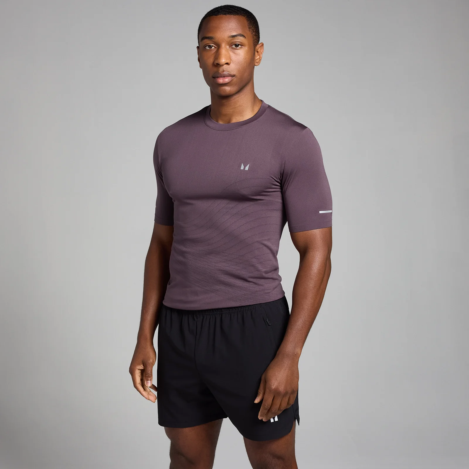 T-shirt imprimé sans coutures MP Active pour hommes – Violet foncé - XSImage1