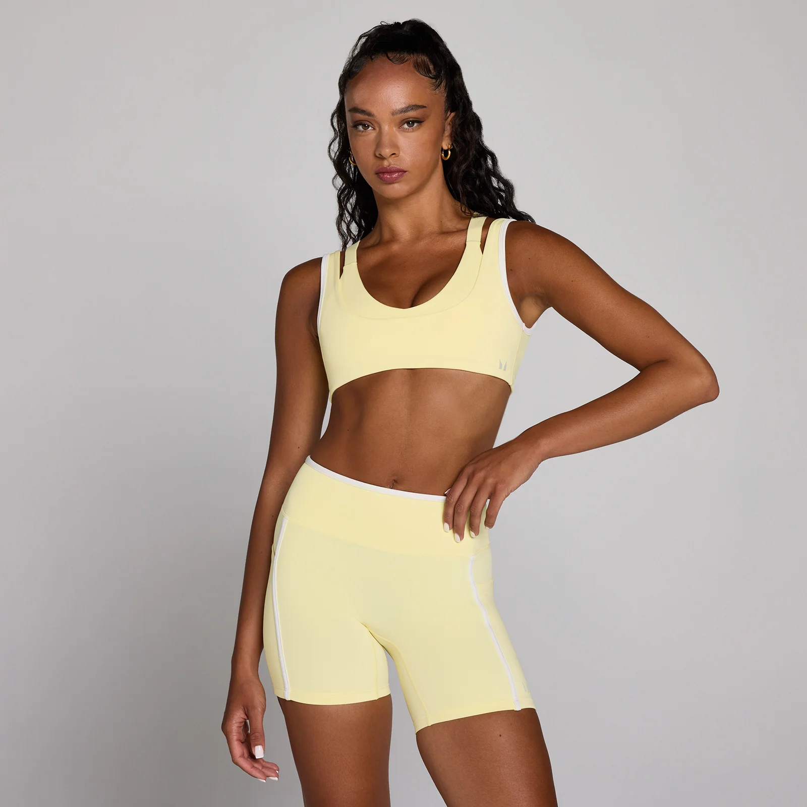 Brassière de sport double épaisseur à détails contrastés Velocity MP femme - Crème beurrée - SImage1