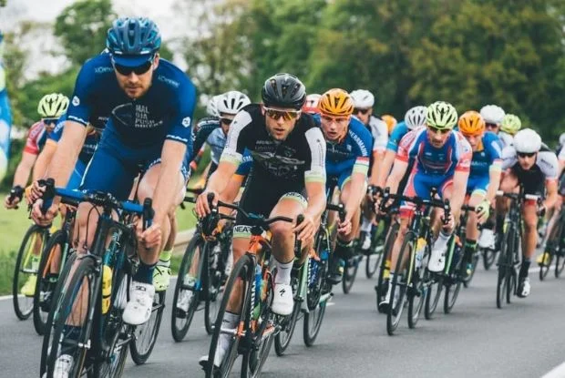Des cyclistes